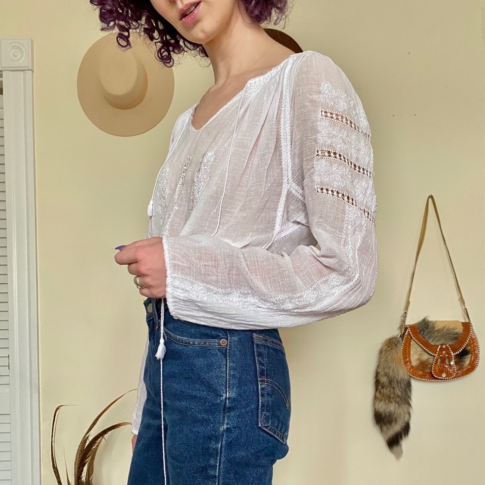 SOLD White Romanian Embroidered Blouse Vintage - Picture 4 of 15